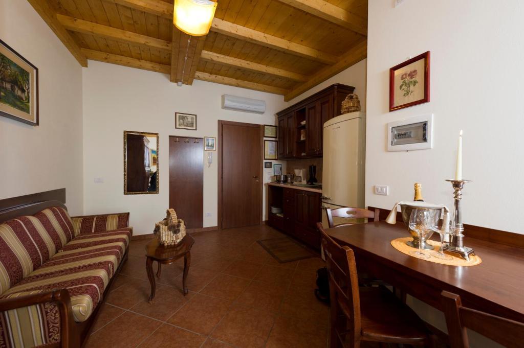 Locanda Ristorante Al Cardellino Bardolino Habitación foto