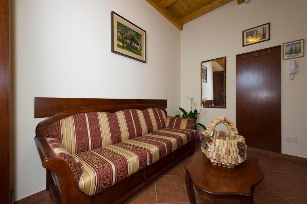 Locanda Ristorante Al Cardellino Bardolino Habitación foto